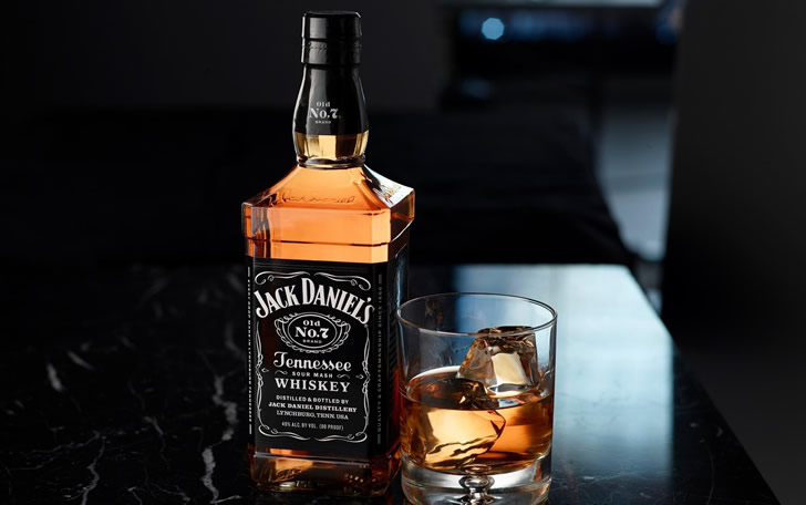 Как выбрать и где купить Jack Daniels, чтобы не попасть на подделку?